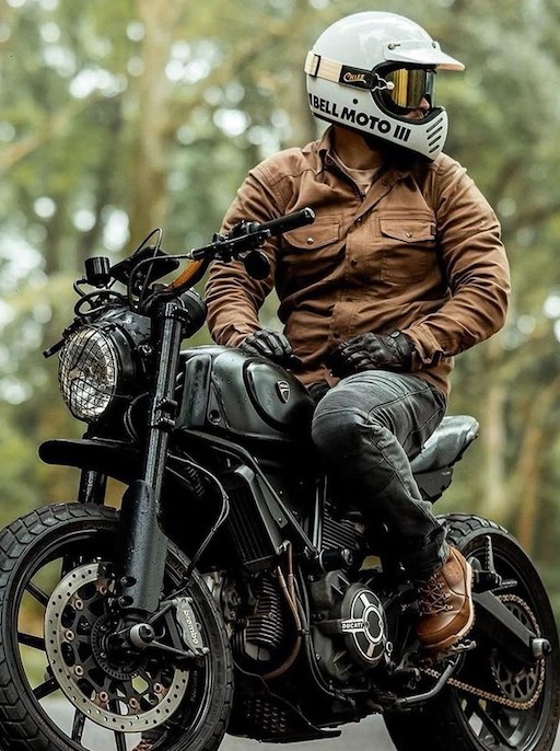 スクランブラーバイクのファッション　ジャケット