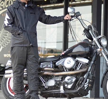 アメリカンバイクに似合うレインウェアは?