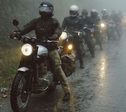 バイクレインウェアは最強品を用意すべき ツーリングが快適になる