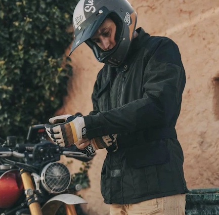 ワックスコットンジャケットバイク