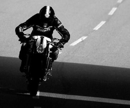 バイクのヘルメットの色